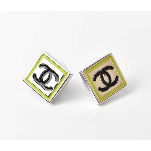 最終値下げ　CHANELシルバー CCマーク 小さめピアス シャネル CHANEL ピアス ココマーク CCロゴ シルバー レディース