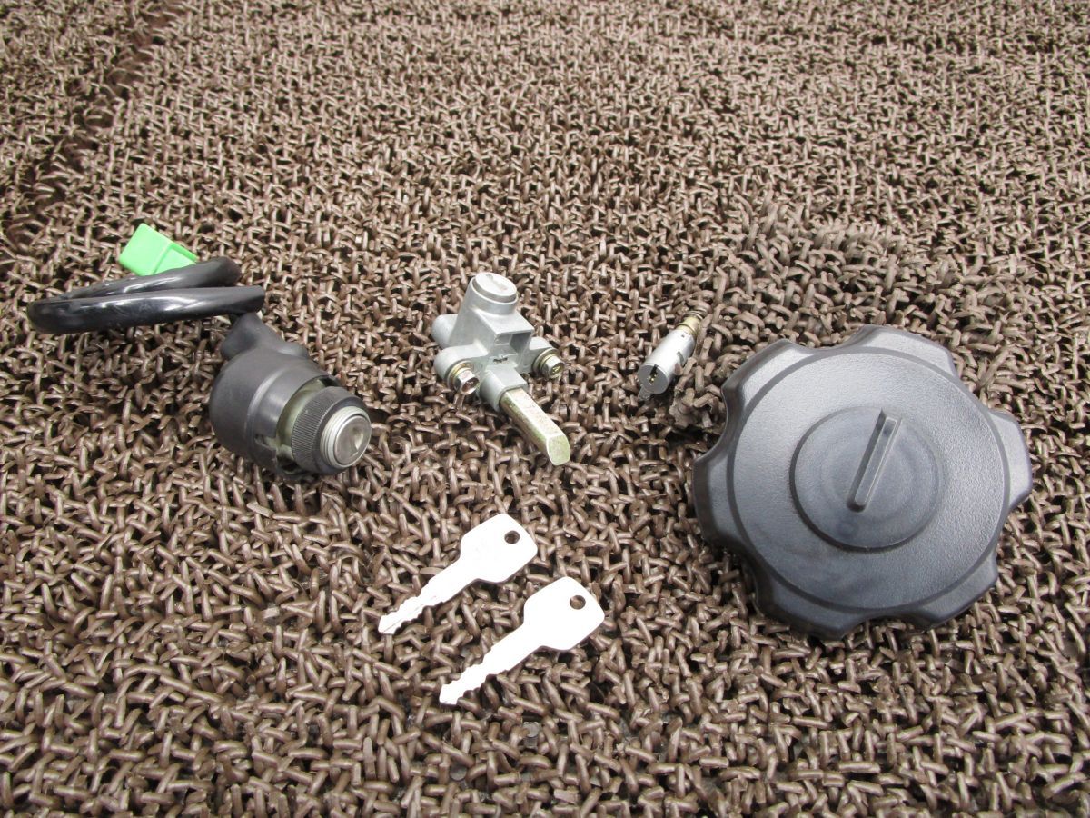 KSR-2 メインキーセット タンクキャップ ●A6587 MX080B カワサキ MX080BE キャブ車 動画有