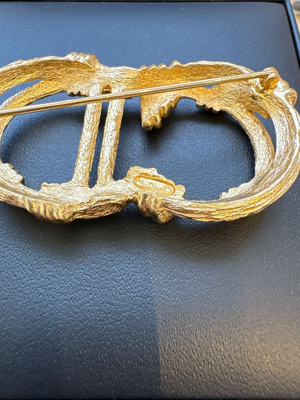 Christian Dior クリスチャンディオール ロゴ ブローチ