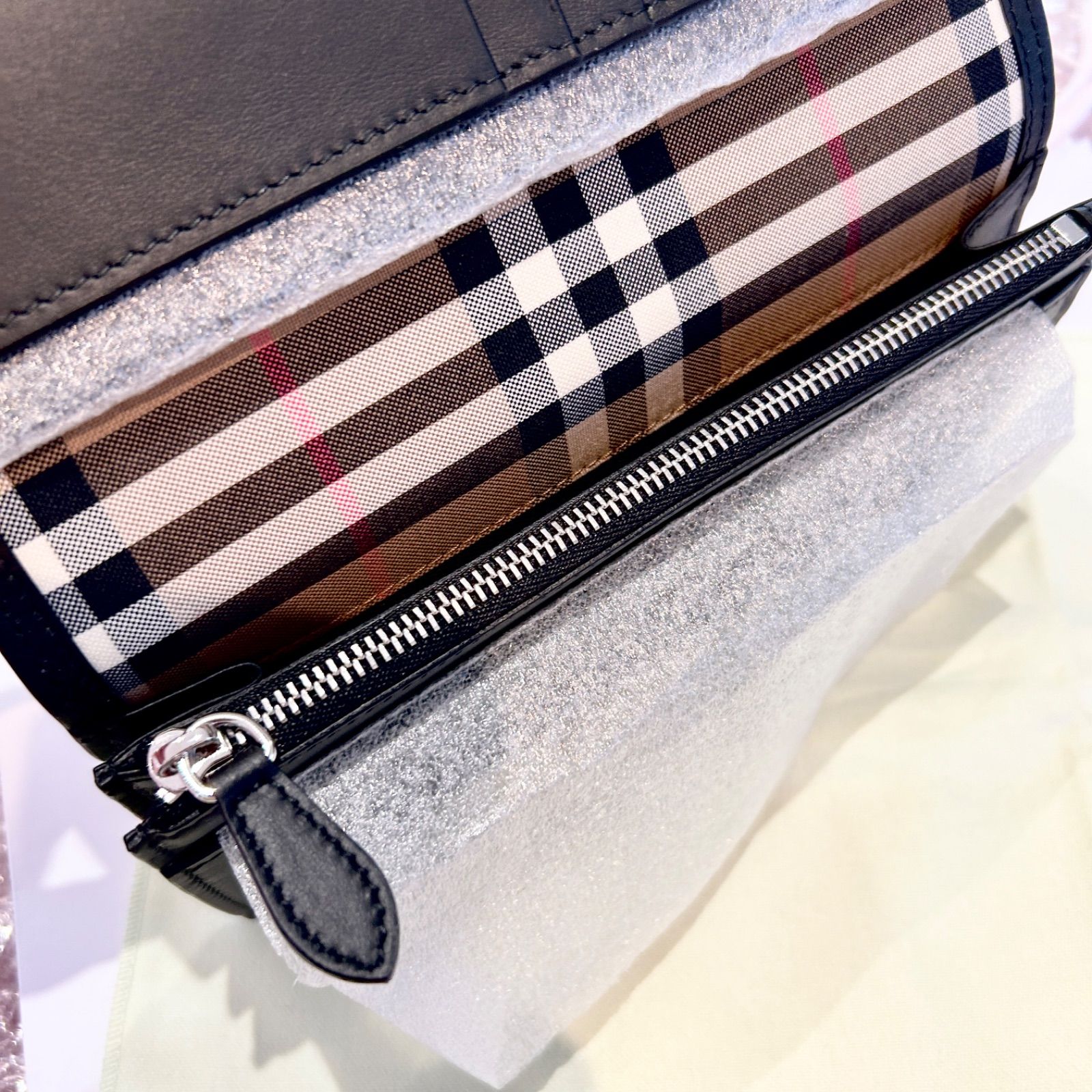 Burberry バーバリー　二つ折り財布　財布　黒 コインケース　パスケース付 BURBERRY バーバリー 長財布 コインケース有 二つ折り 黒 - メルカリ