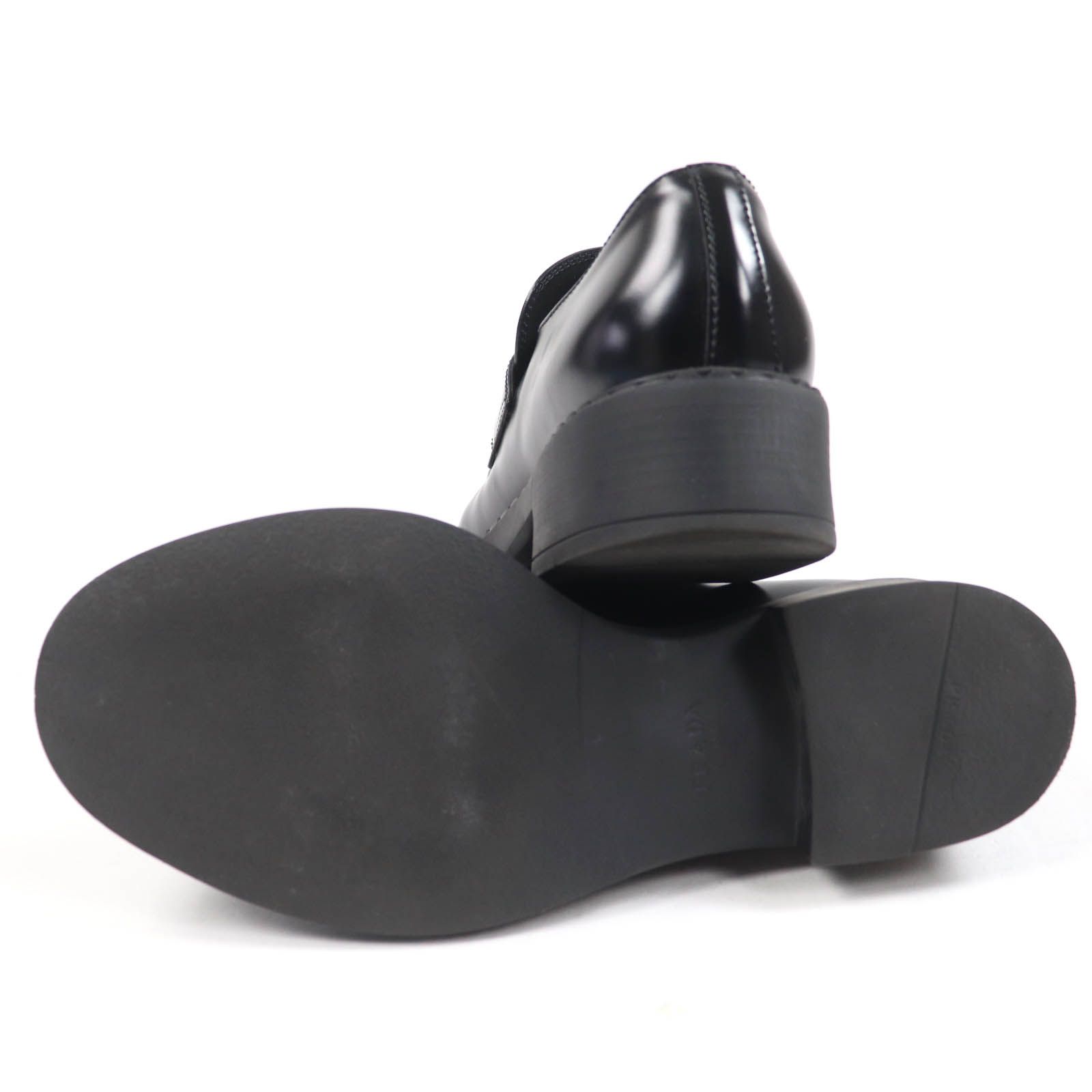 ブラッシュドレザー ローファー