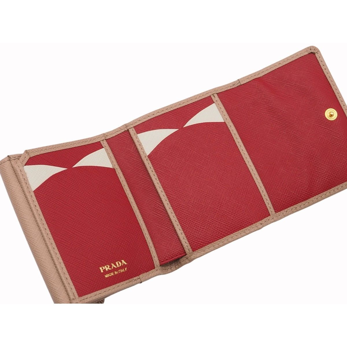 プラダ PRADA 三角ロゴ 三つ折り財布 サフィアーノレザー赤M170A プラダ PRADA 三つ折財布 ブラック サフィアーノ レザー 三角ロゴ