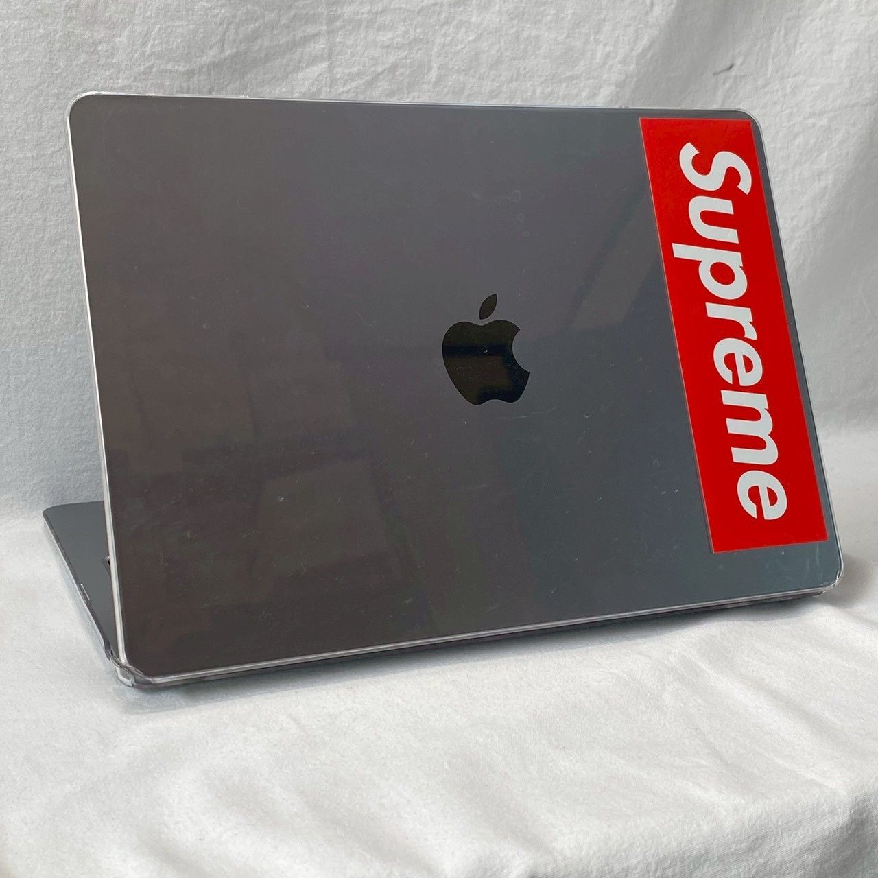 MacBook Air M2 2025 8GB 512GB スペースグレイ Supremeステッカー付 No.3674