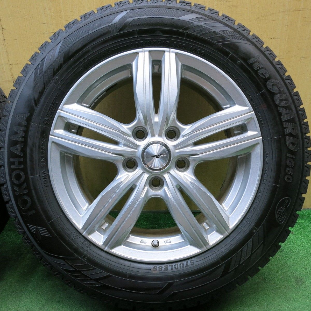 バリ溝 24年 キレイ 9.5分以上 スタッドレス 205 65R16 ヨコハマ アイスガード iG60 JOKER ジョーカー 16インチ PCD114.3 5H 5092006HAス