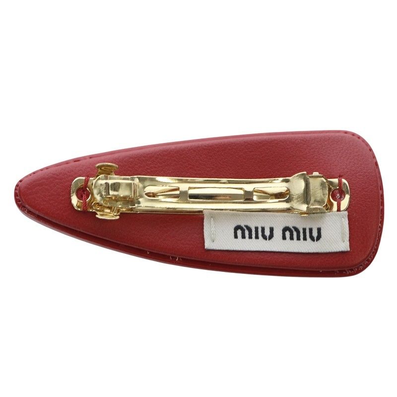 ミュウミュウ miumiu パテントレザー ヘアクリップ バレッタ ミュウミュウ miumiu パテントレザー ヘアクリップ バレッタ