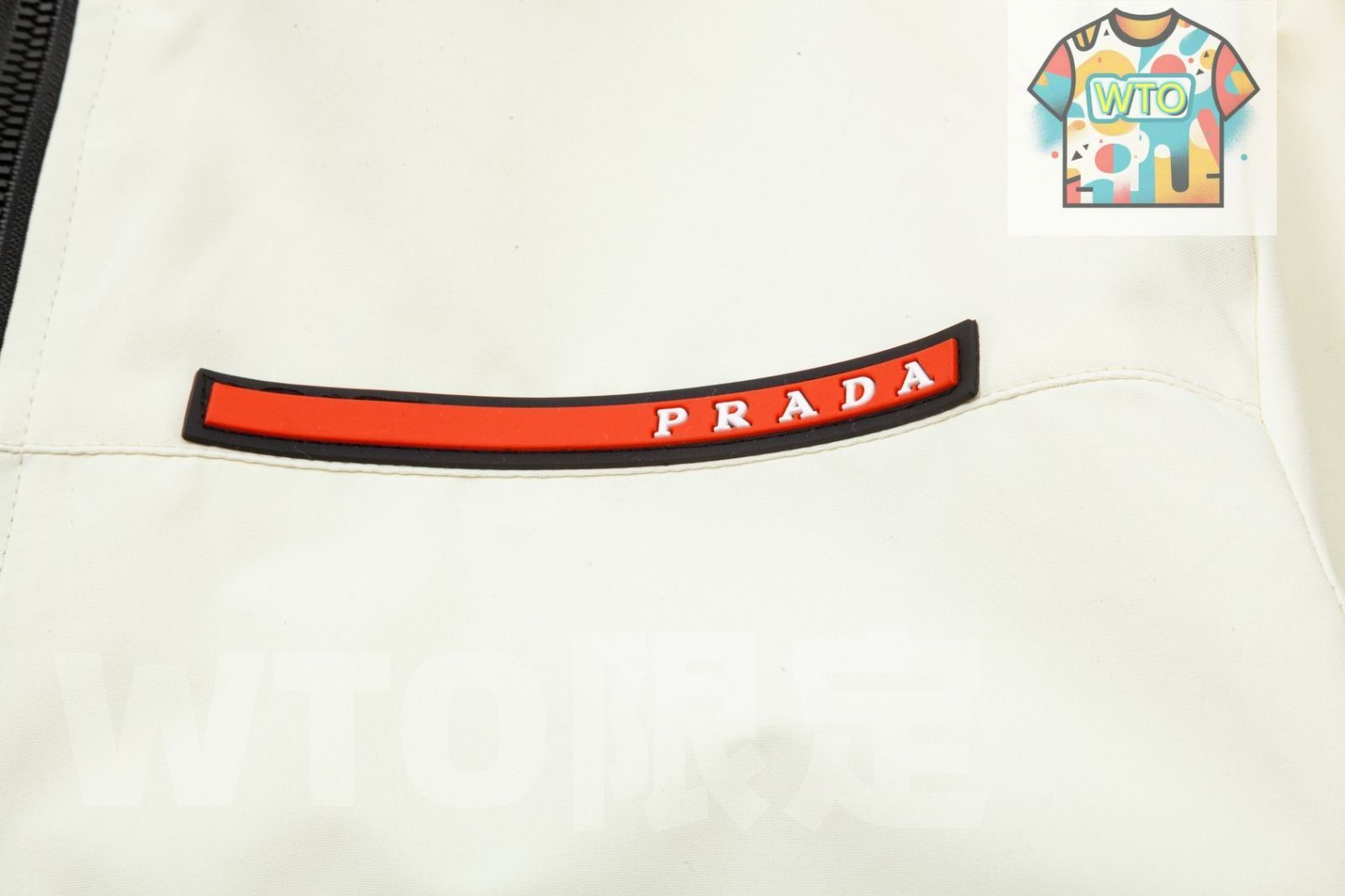 本日限定特価】PRADA メンズ フーディー トライアングルロゴ 3色