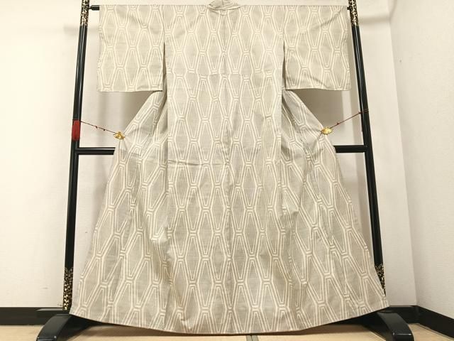 平和屋着物 本場大島紬 白大島 カタス9マルキ 亀甲文 正絹 AABA8898ph