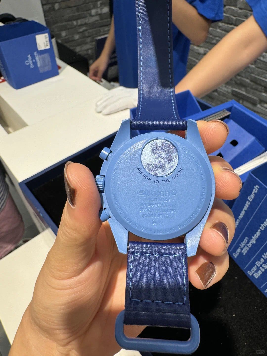 新品未使用 オメガ スウォッチ Swatch x Omega Bioceramic Moonswatch Mission to the Super Blue Moonphase SO33N700