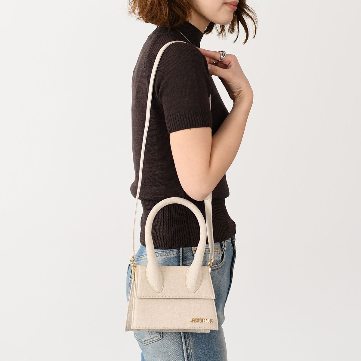 JACQUEMUS ジャックムス バッグ ショルダーバッグ LE CHIQUITO MOYEN