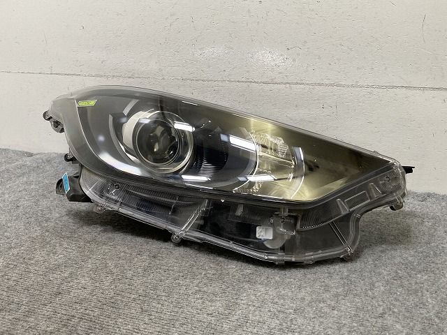 車 ヤリス KSP210/MXPA10/MXPA15/MXPH10/MXPH15 純正 右 ヘッドライト
