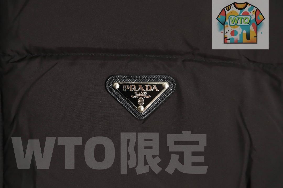 PRADA ブラック ダウンジャケットLL　値下げ中！早い者勝ちです！！！ PRADA ダウンジャケット クロップド丈 黒｜本日限定特価｜新品未