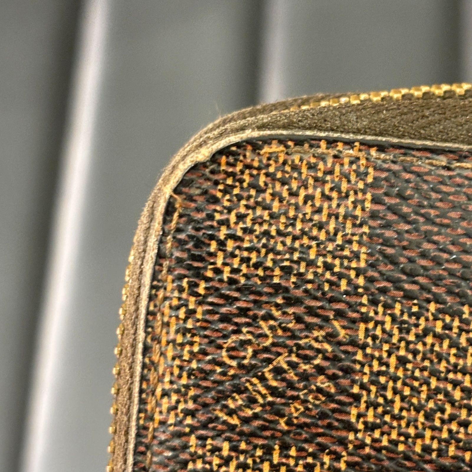 ルイヴィトン ダミエ・エベヌ ジッピーウォレット ラウンドファスナー