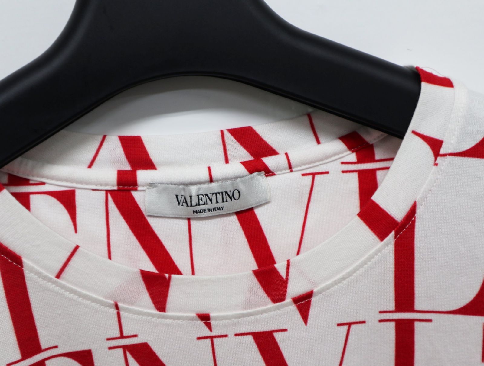 ヴァレンティノ VALENTINO サイズM WV3MG08J6PE VLTN総柄 Tシャツ 【中古】 トップス カットソー ヴァレンティノ VALENTINO サイズM WV3MG08J6PE VLTN総柄 T