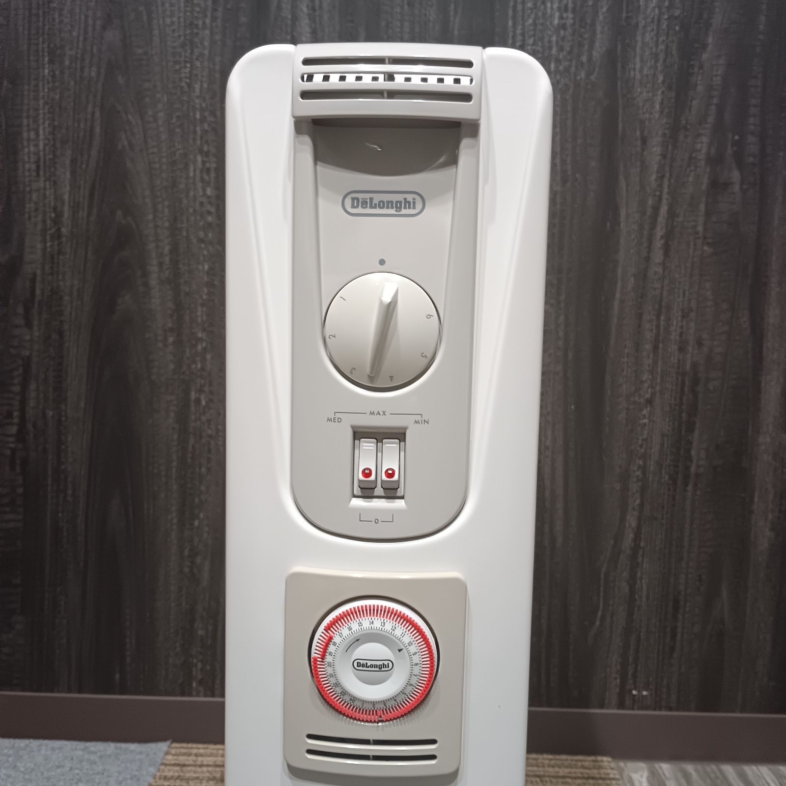 DeLonghi オイルヒーター キャスター付き De'Longhi オイルヒーター