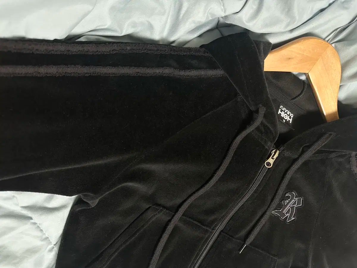 ツアーベルベット