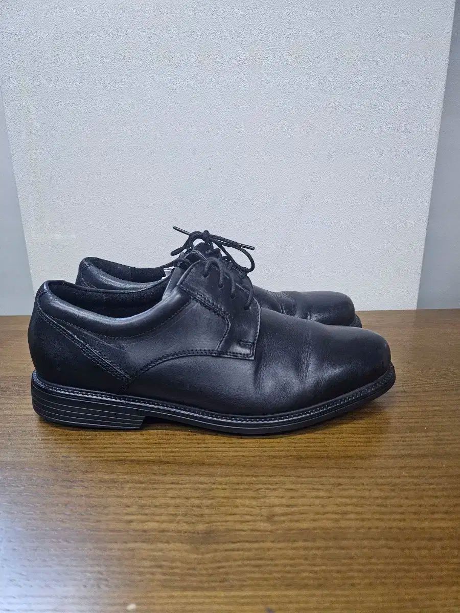 ロックポート チャーリー ロード プレーン トゥー 靴