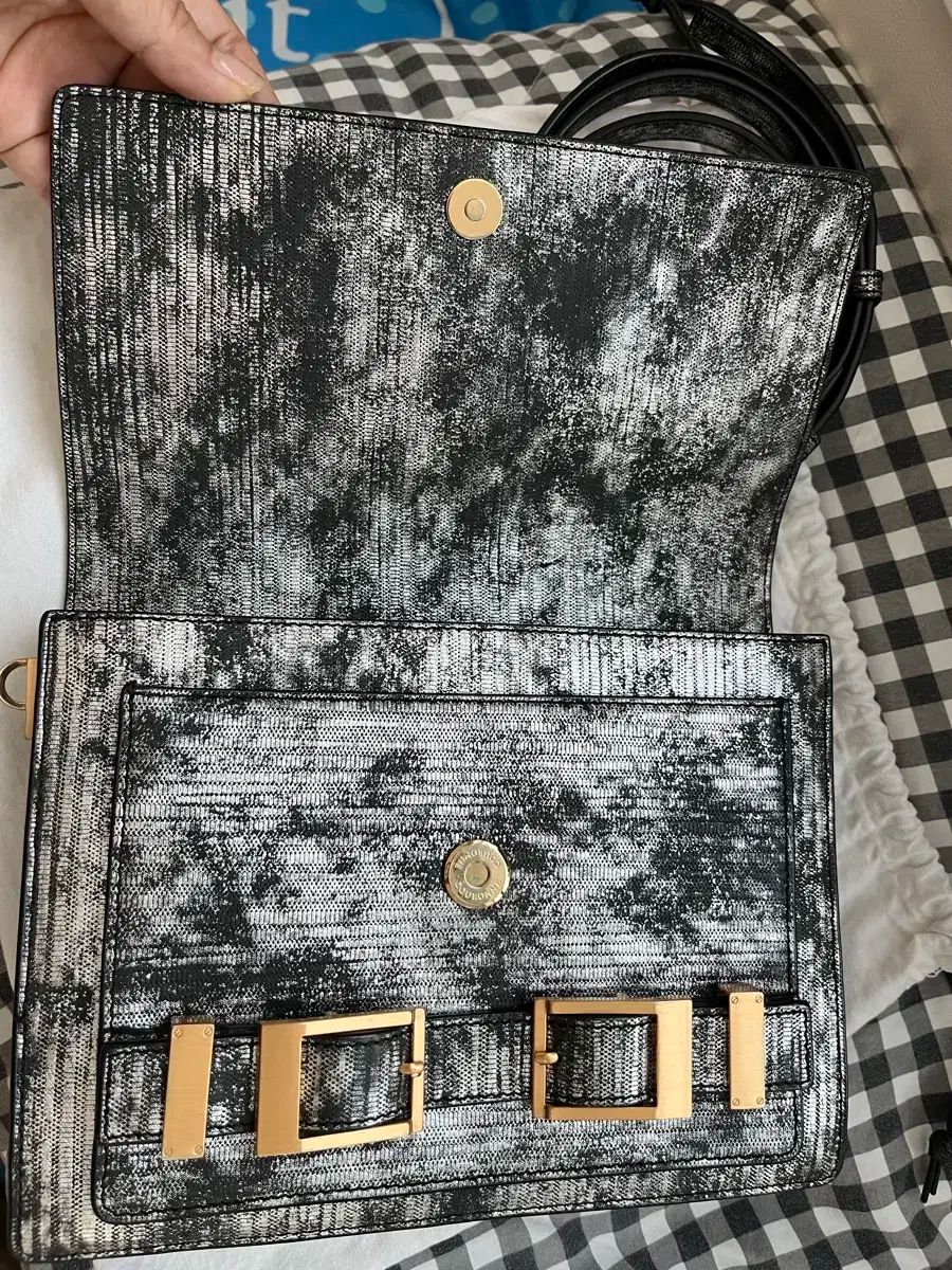 クロンヌ モルトン