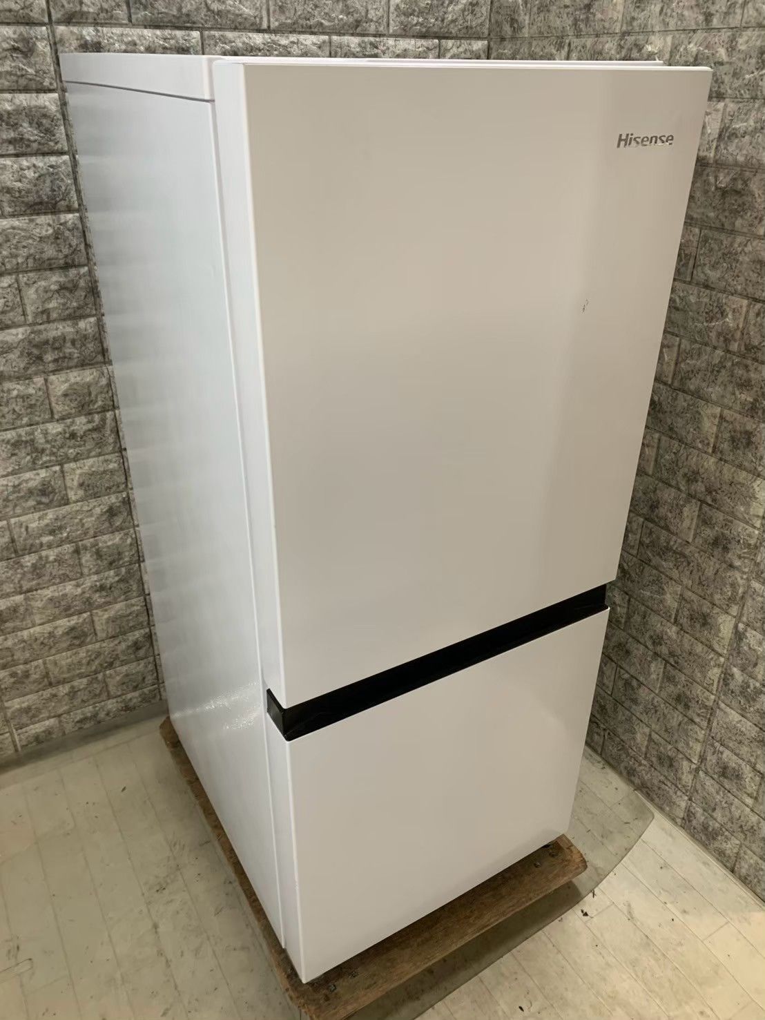 大阪送料無料☆3か月保障付き☆冷蔵庫☆2022年☆HR-D1304☆R-180