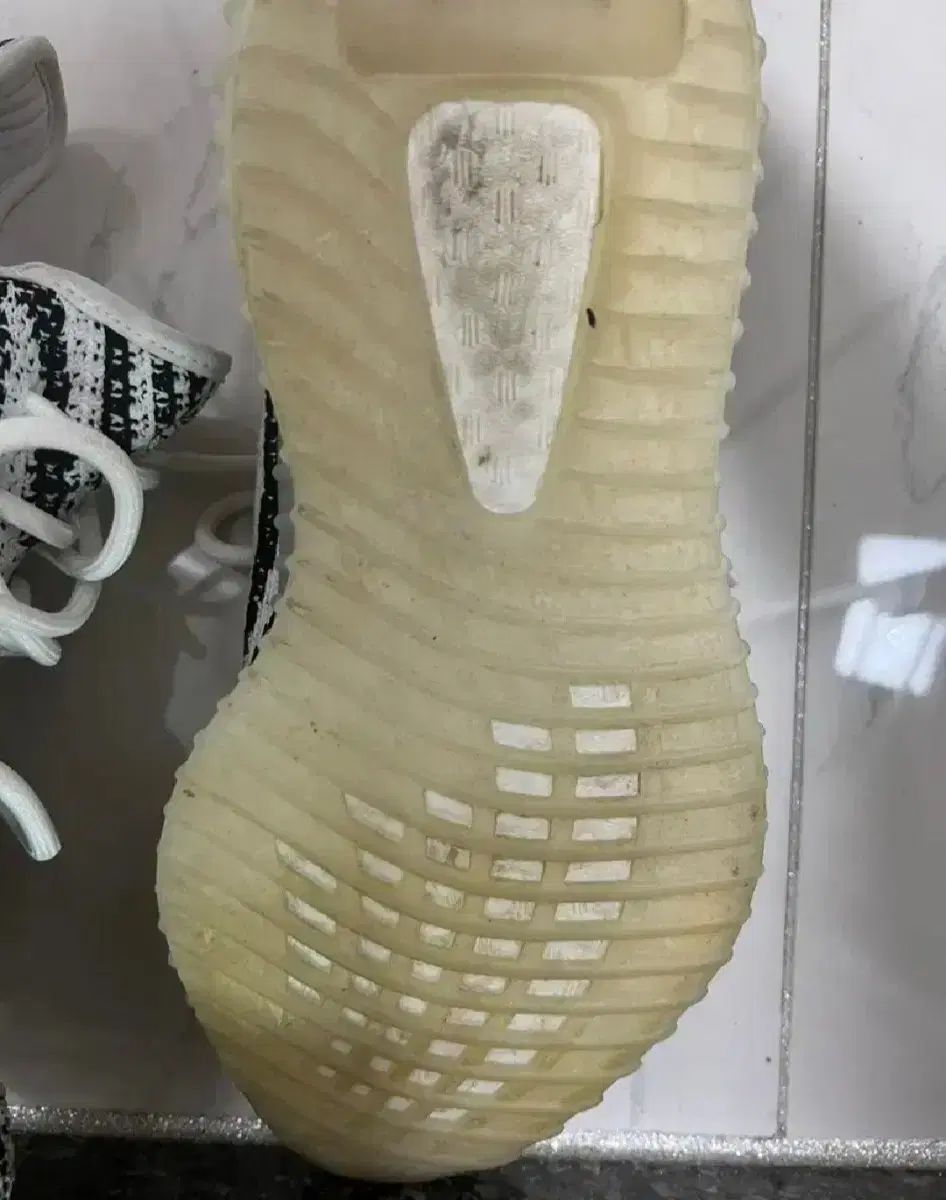 350v2