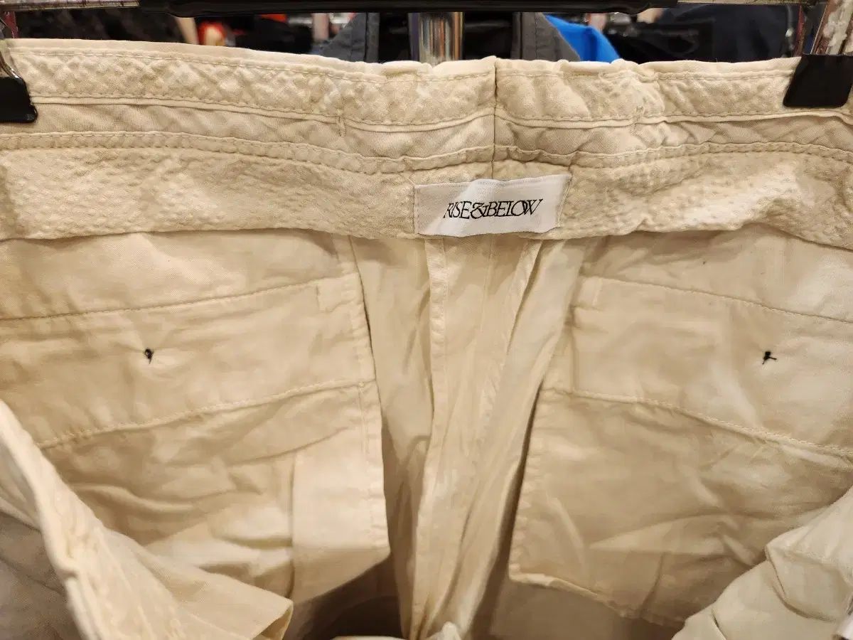 チノパンツ