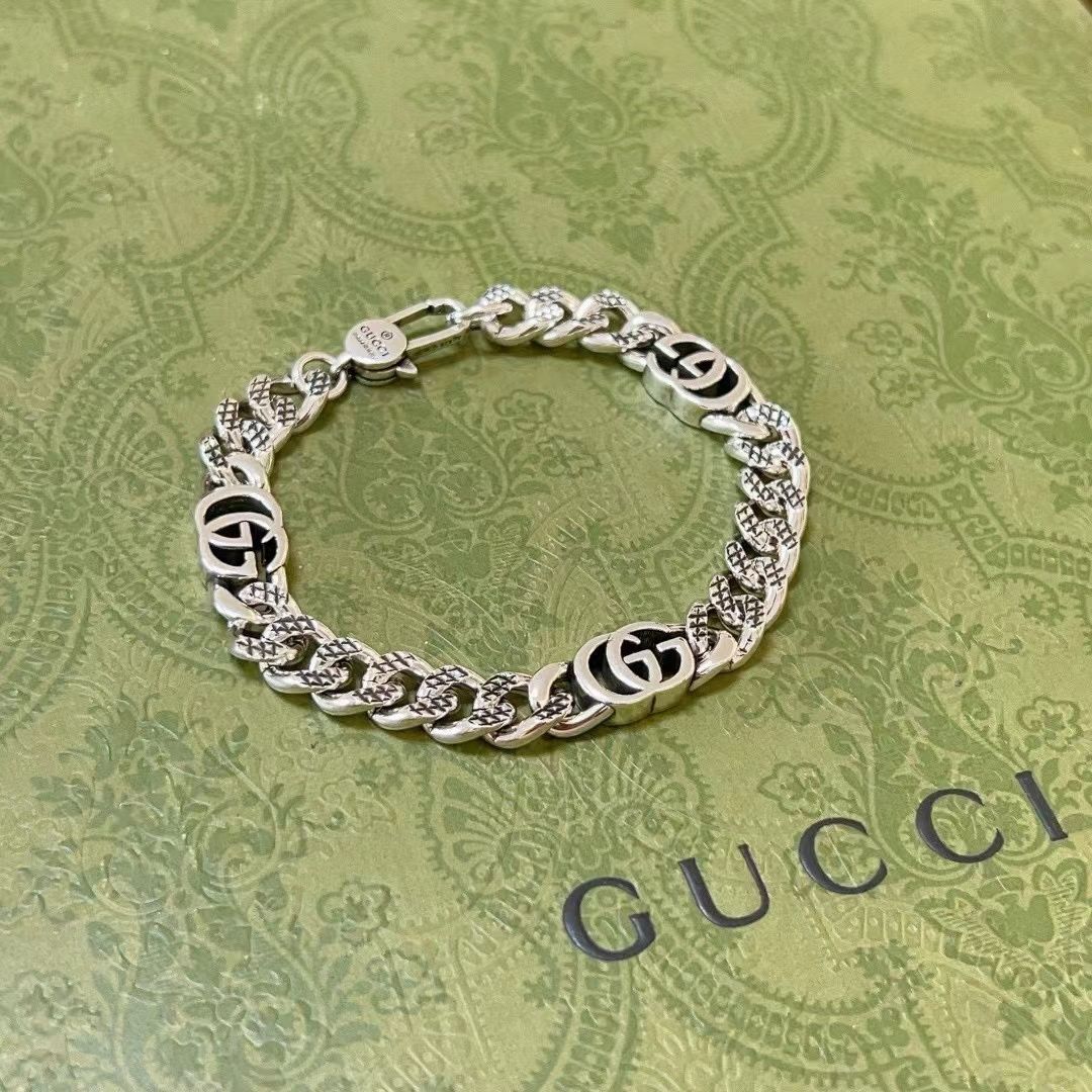 GUCCI インターロッキングG チェーンブレスレット