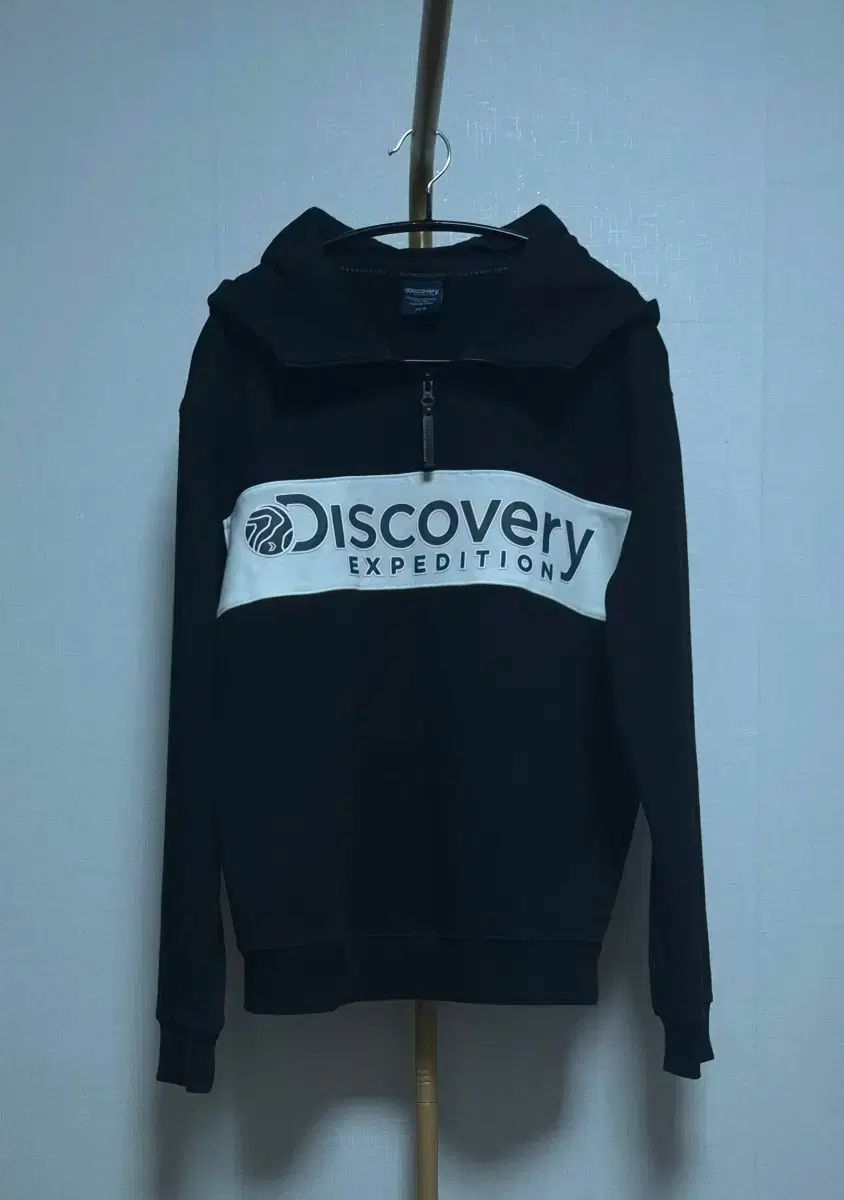 【雷市場（ポンジャン）商品韓国直送】 DISCOVERY ハーフ ジップアップ フード付きTシャツ