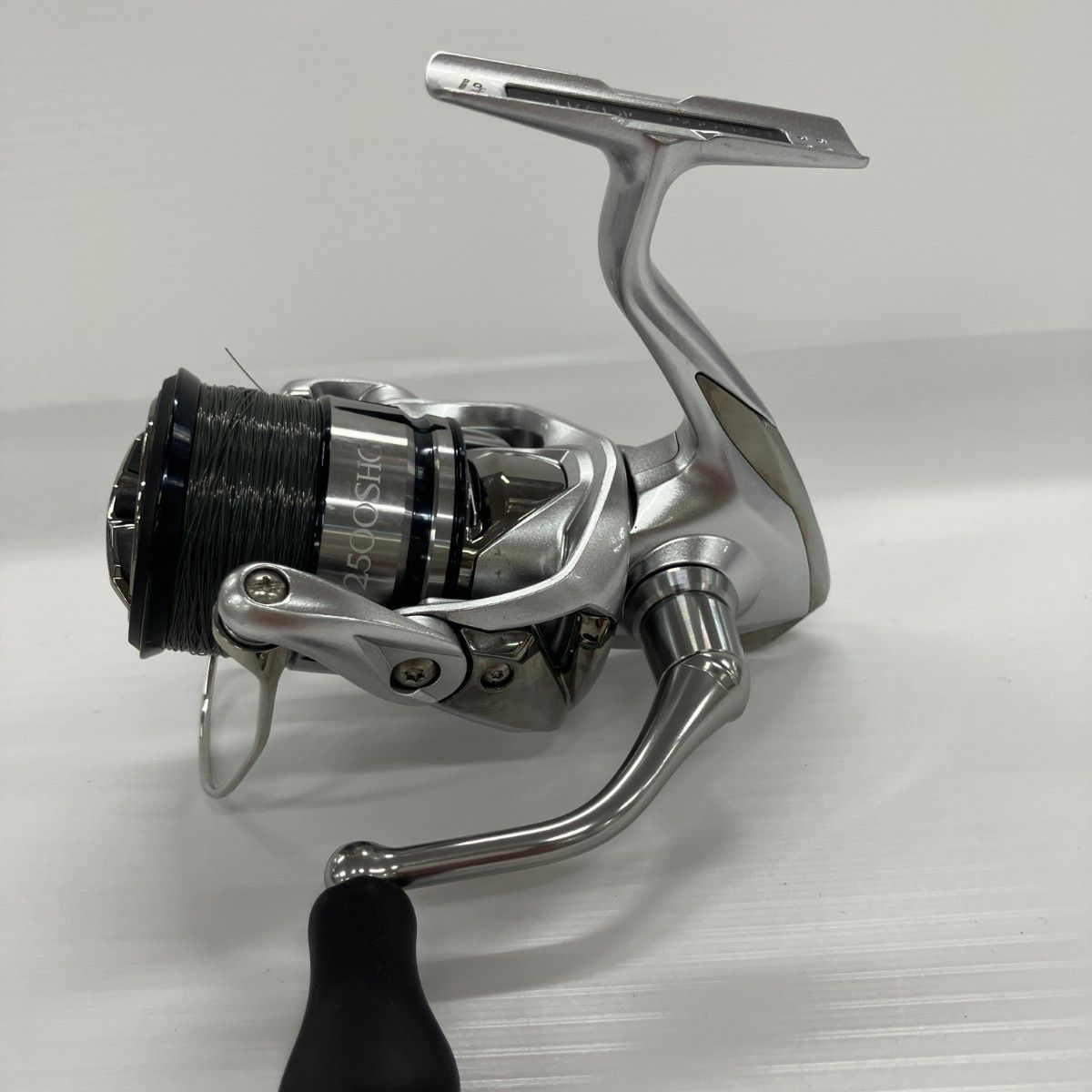 SHIMANO - SHIMANO シマノ スピニングリール  19ストラディック 2500SHG 04017 本体のみ SHIMANO シマノ スピニングリール 19ストラディック 2500SHG