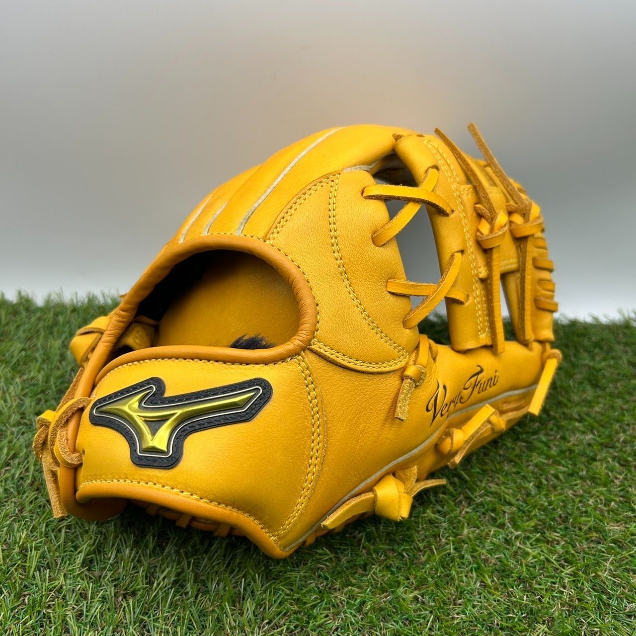 M0762 Mizuno ミズノ ベリフニ 大人用 軟式 オールラウンド用 グローブ 品