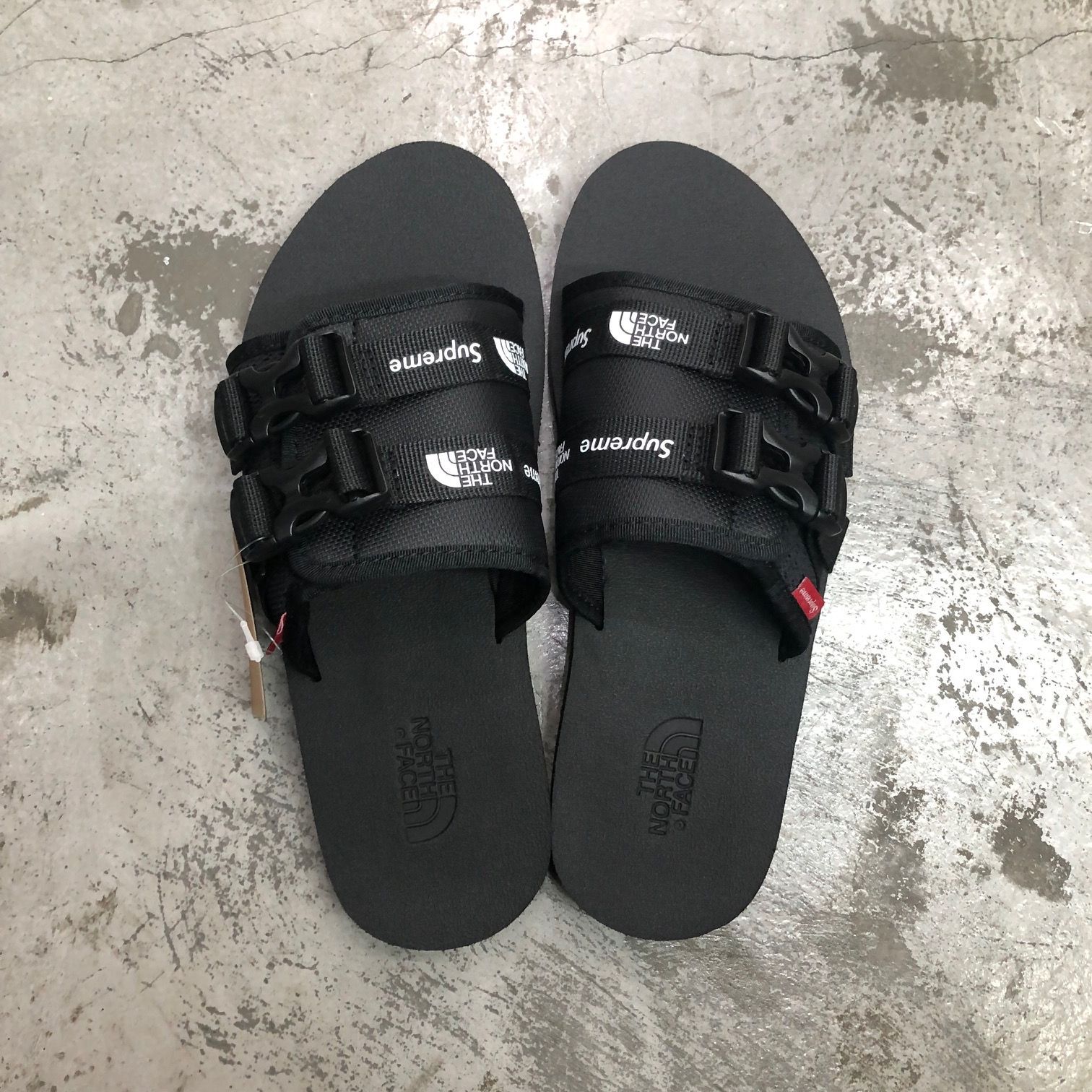 新品The North Face × supreme サンダル 黒 27cm Supreme X The North Face Trekking Sandal - New York Storage