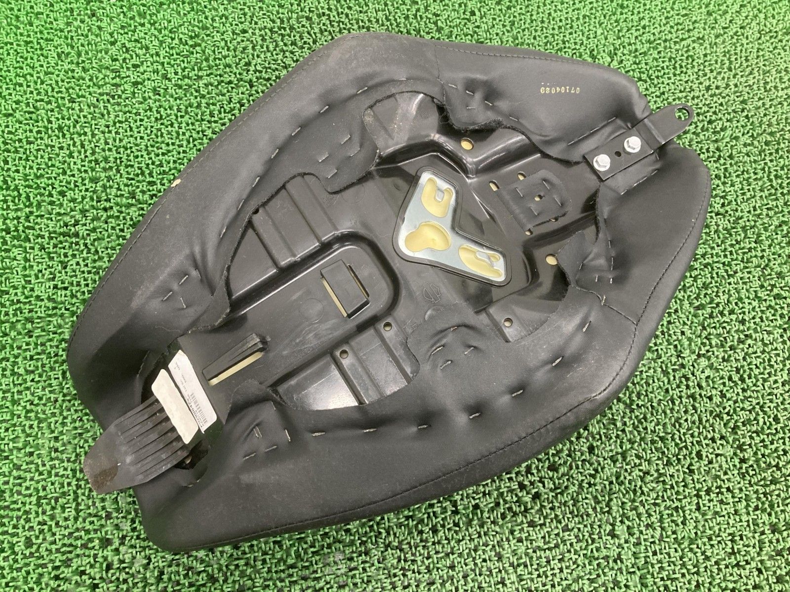 XL1200NS シート P52000424 ハーレー 純正 バイク 部品 オプション