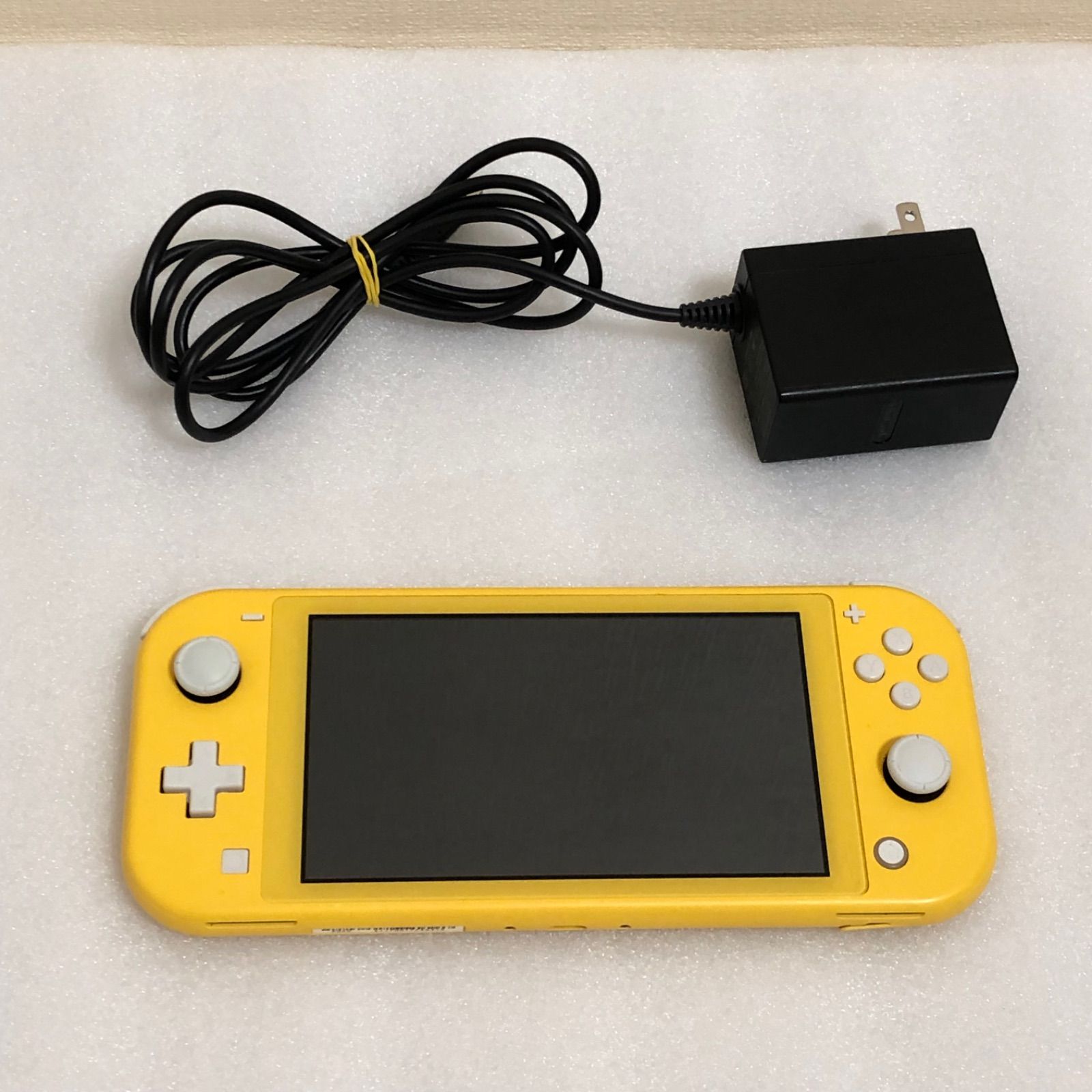 任天堂スイッチライト　Switch lite スイッチ ライト　イエロー