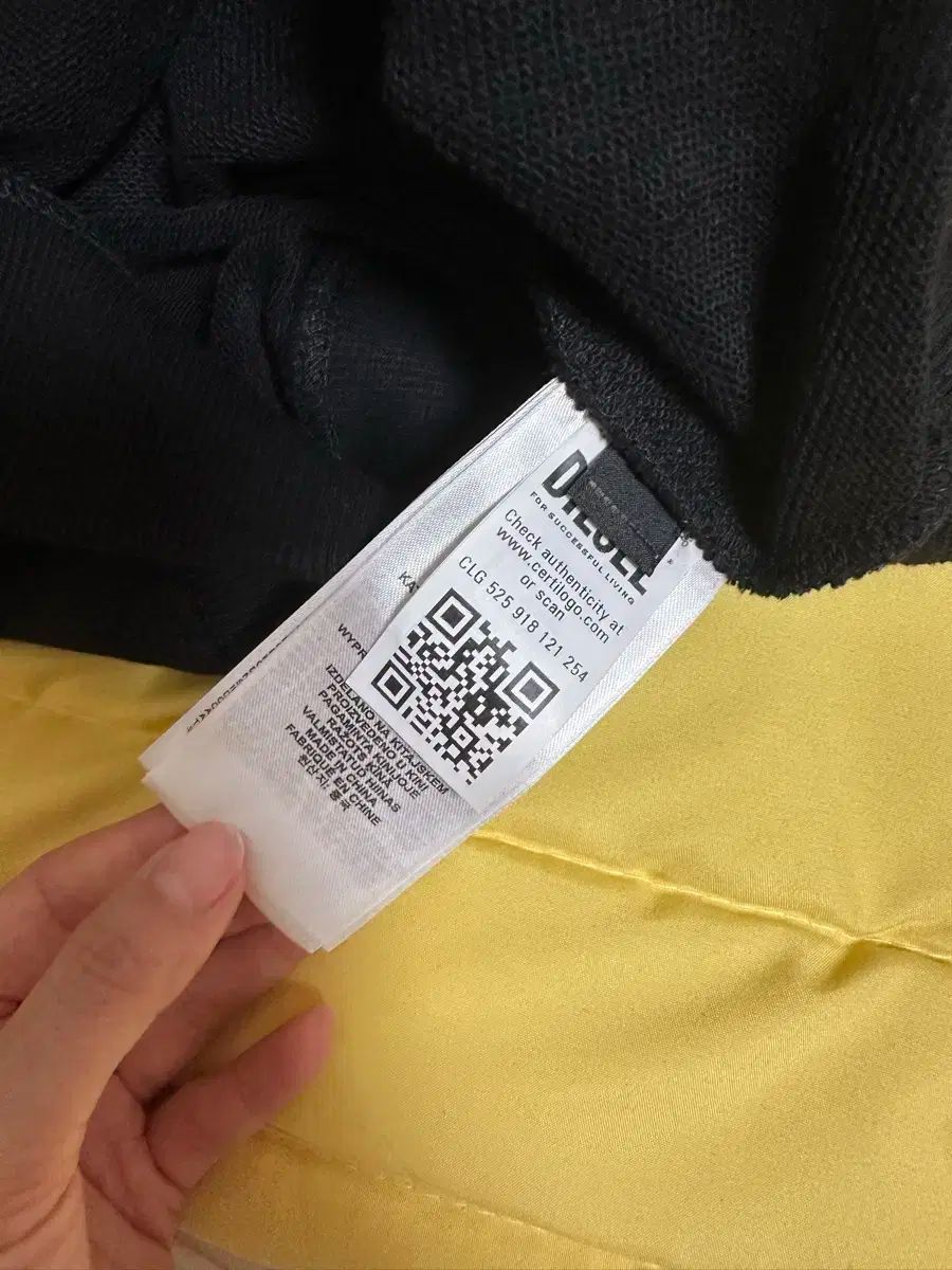  Diesel クロップド フード付きTシャツ パーカー トップス