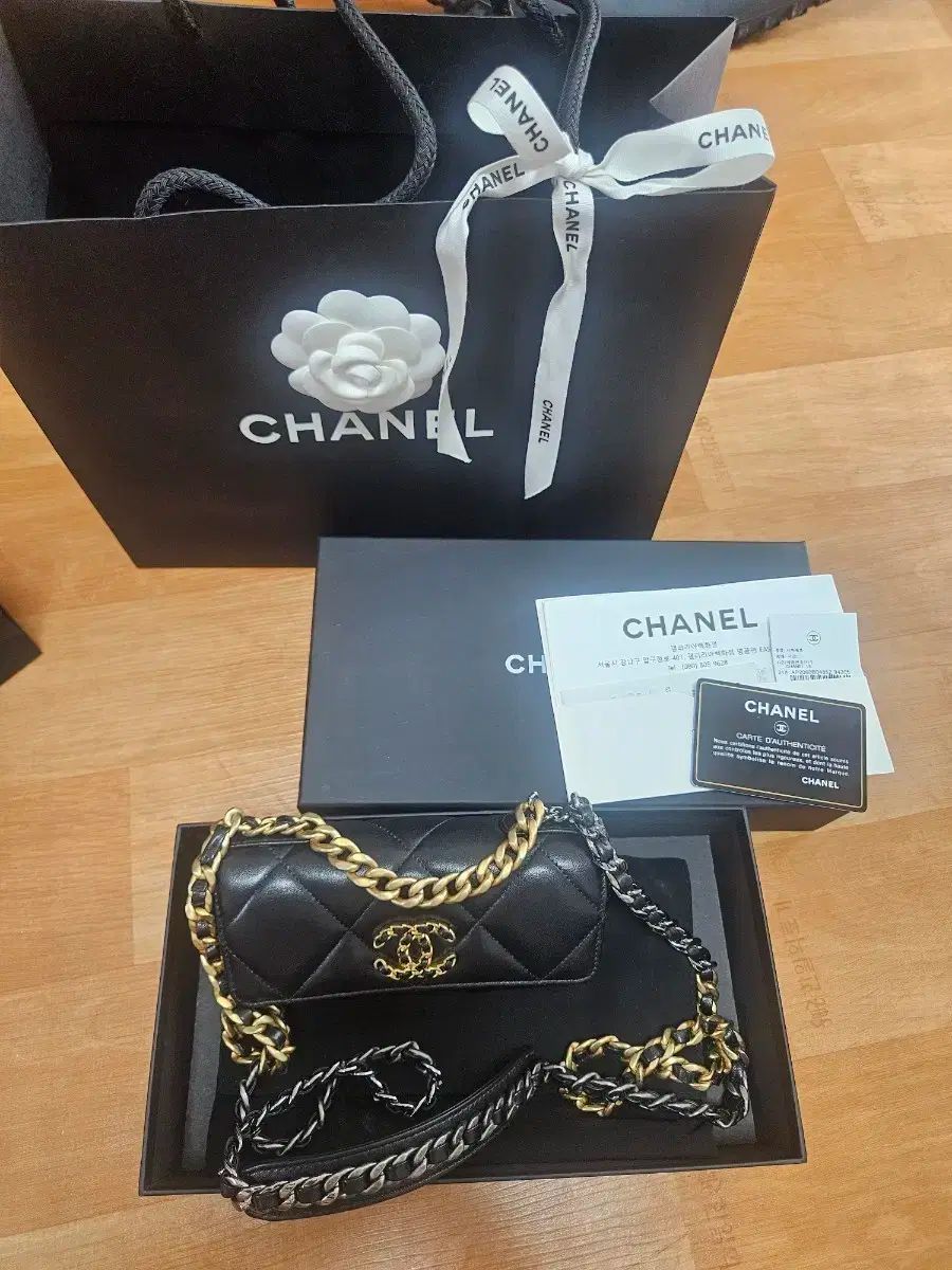 シャネル19 チェーン サングラスバッグ