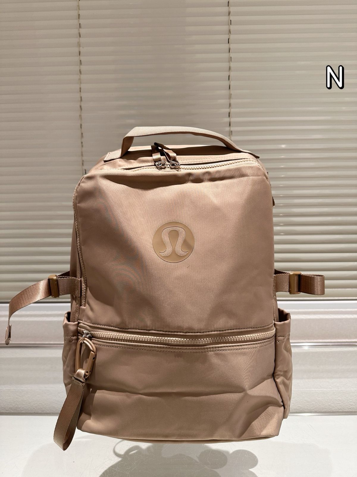 専用出品ルルレモン 今日特価】Lululemon New Crew バックパック 22L-WTO輸入1