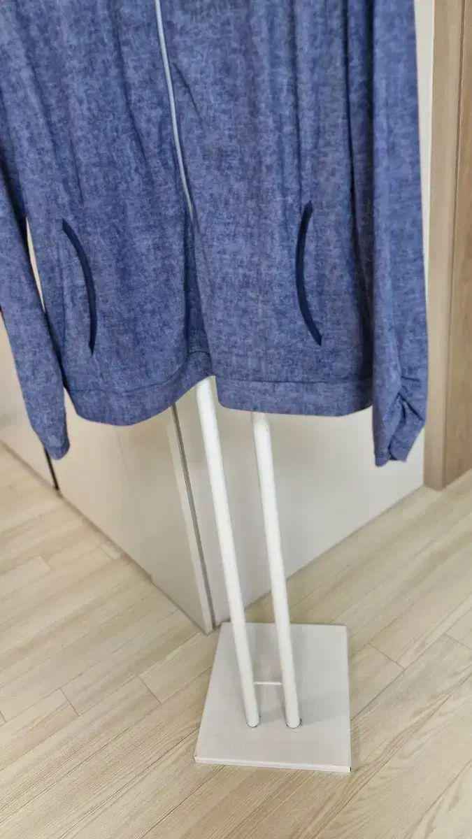 薄手のサマーメッシュジップアップジャケット ライトネイビー