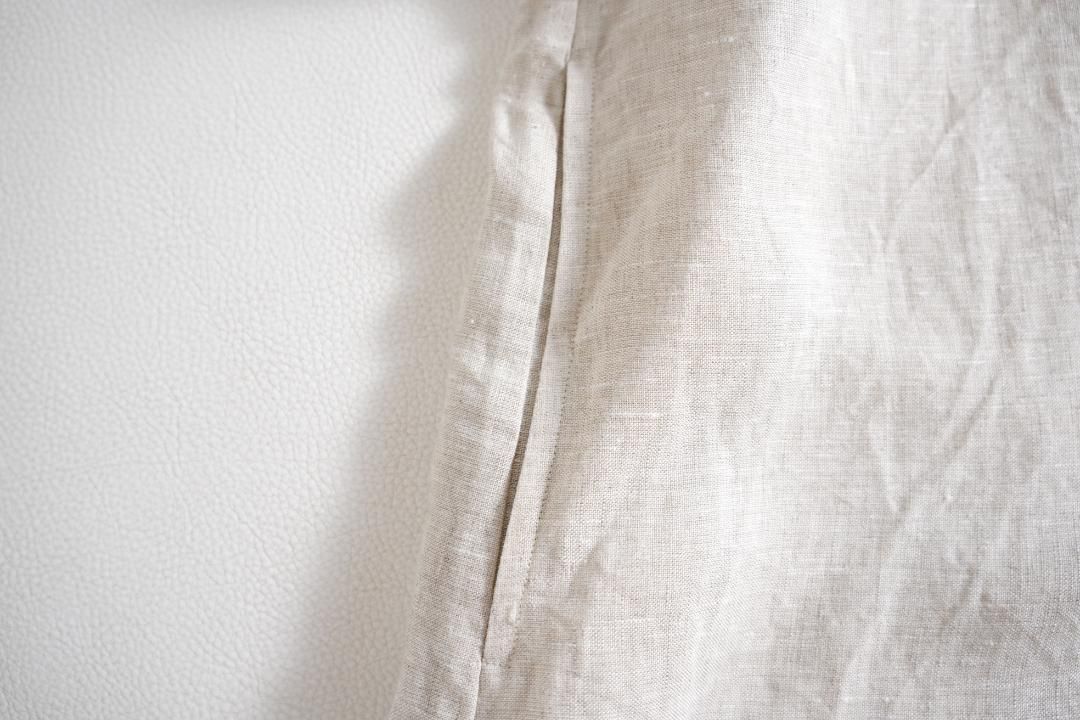 スリット入りワンピース