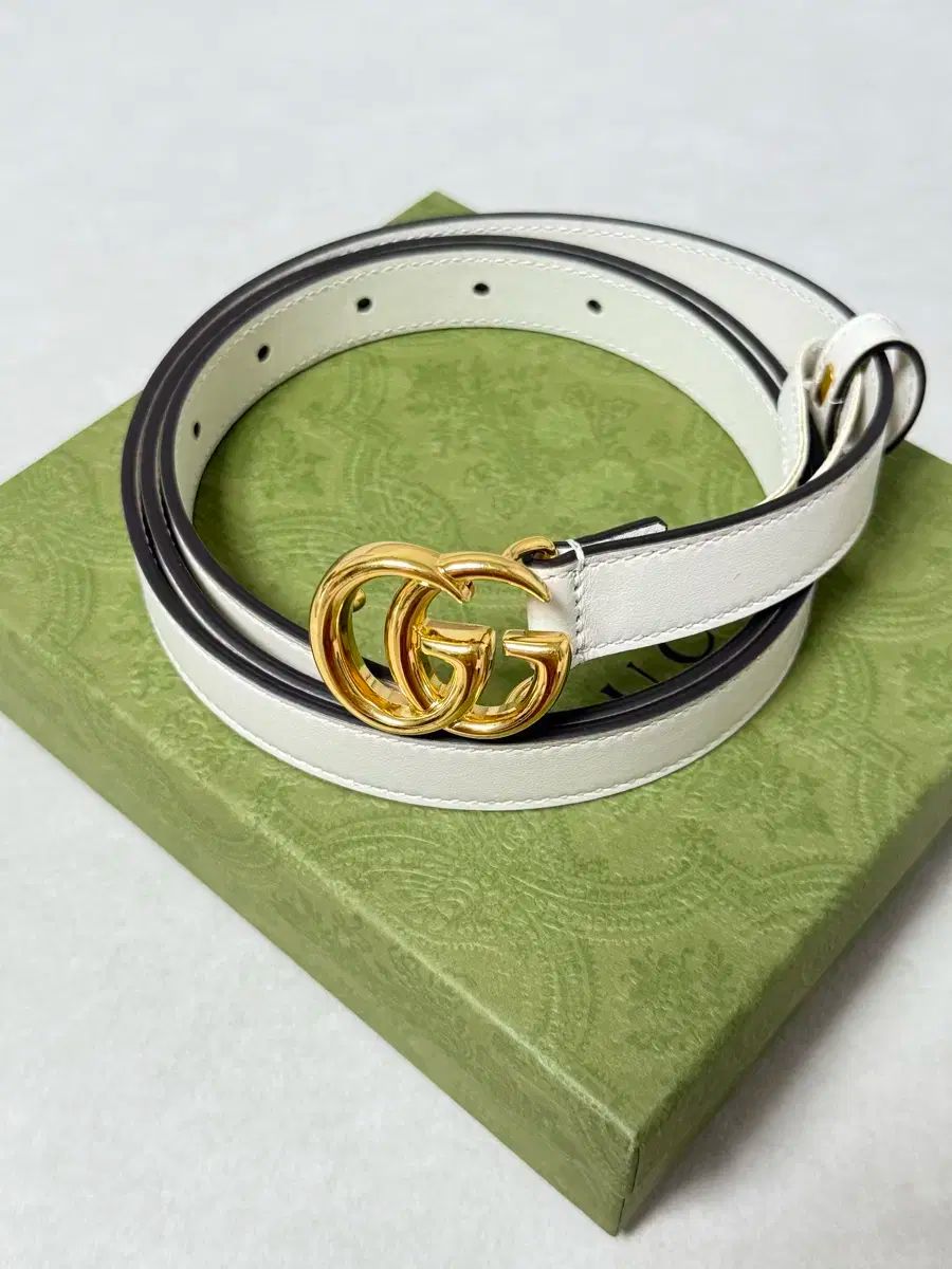 Gucci GGパターン ベルト ホワイト GUCCI グッチホワイト GGロゴバックル ベルト 白ベルト サイズ95