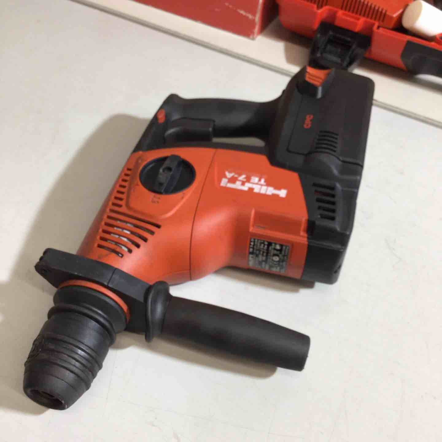 HILTI コードレスハンマドリル