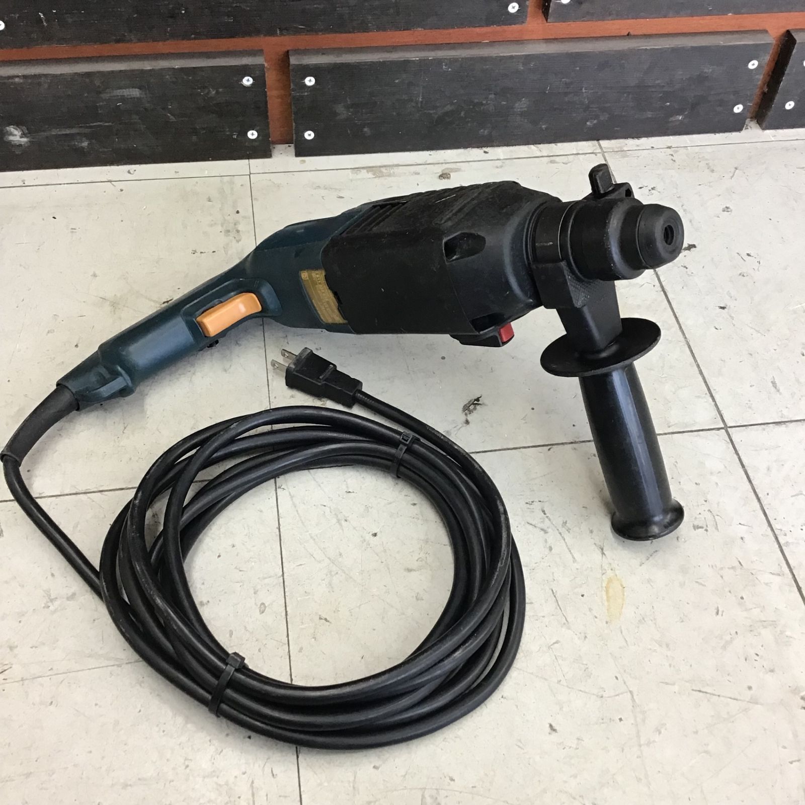 ボッシュ BOSCH A○ BOSCH ボッシュ ハンマードリル GBH2-24DSE