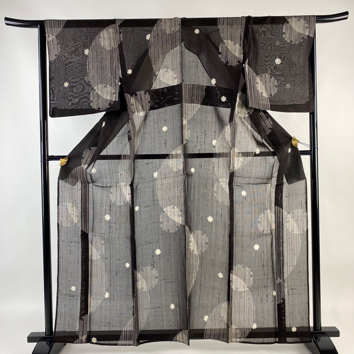 紬 身丈162.5cm 裄丈66.5cm M 袷 縞 幾何学 ベージュ 正絹 美品 名品 中古