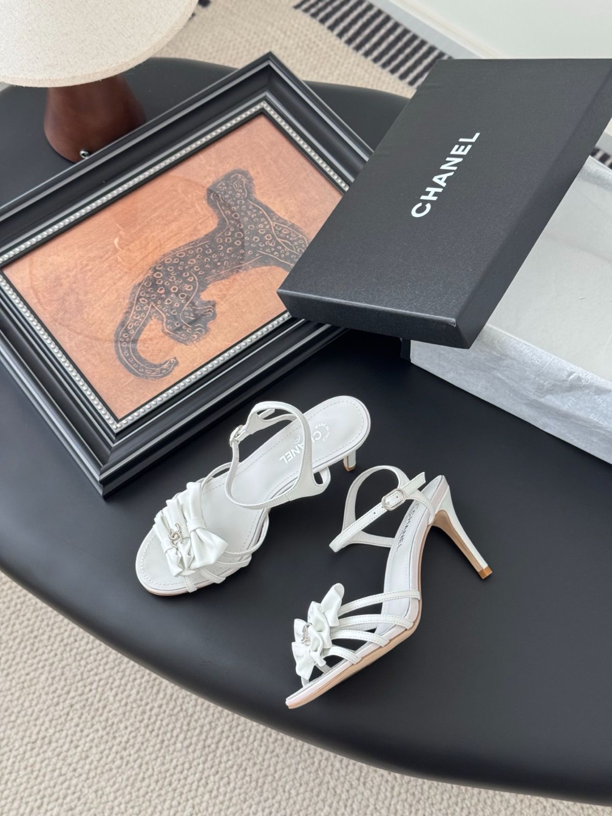 *特別な贈り物に*【CHANEL】ユニークヒールサンダル25P新作 Chanel 25P 椿サンダル02-2 - メルカリ