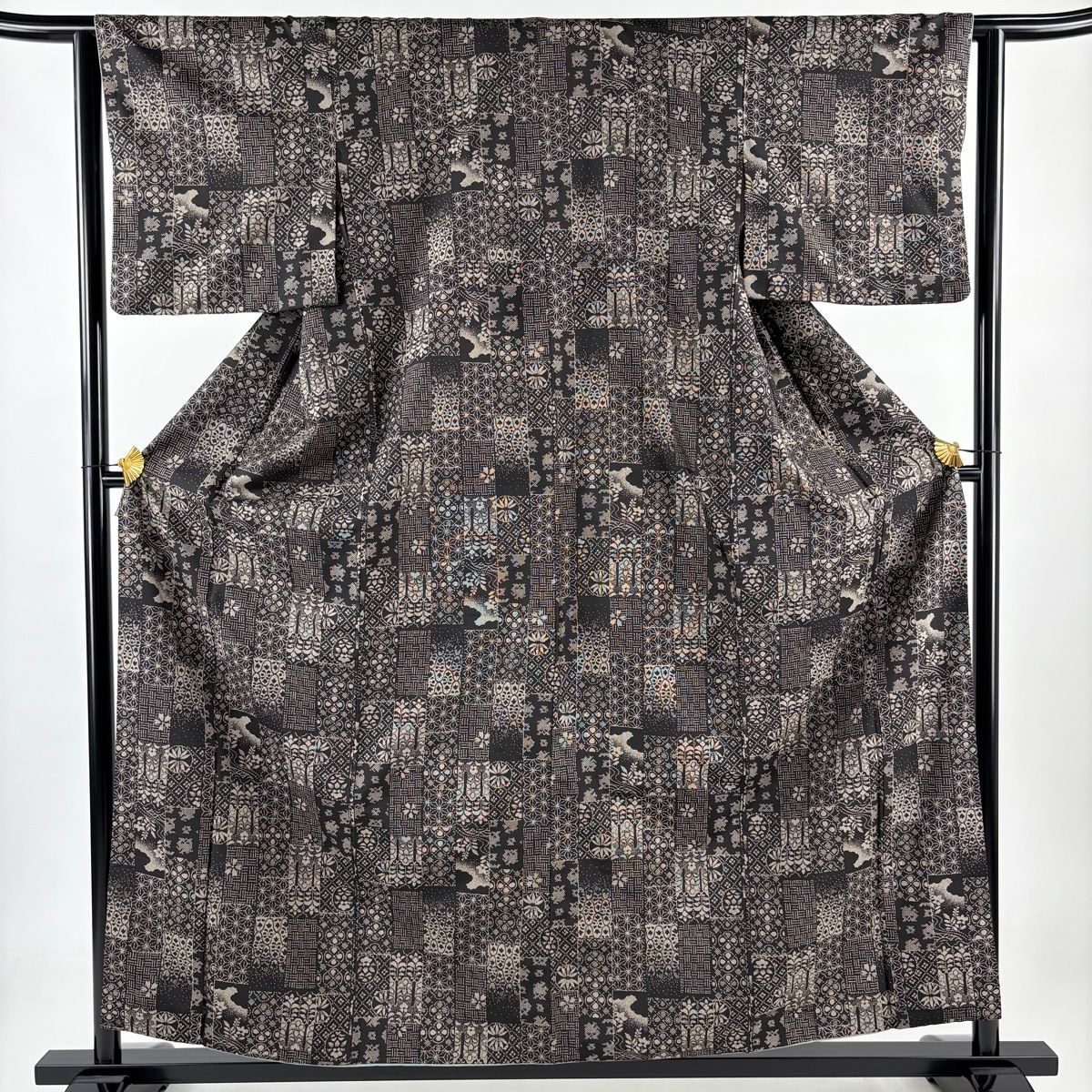 紬 身丈159cm 裄丈62.5cm S 袷 花 流水 黒 正絹 名品
