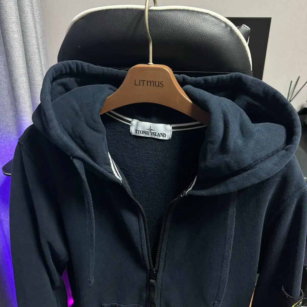 【特価】使用2回のみ STONE ネイビー パーカー M Stone Island ネイビーフード付きパーカー