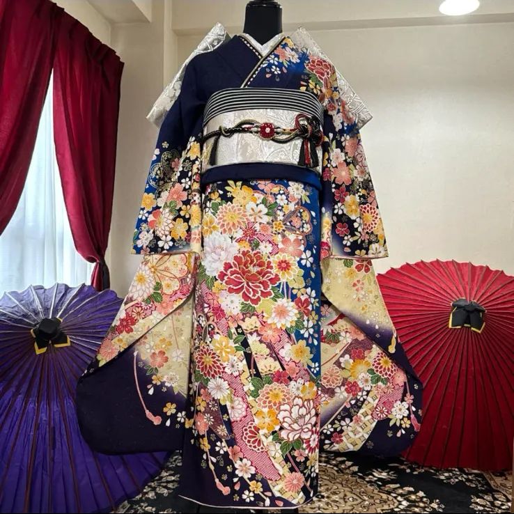 振袖フルセット 7点 濃紺 古典柄 銀通し地 刺繍 束ね熨FS045