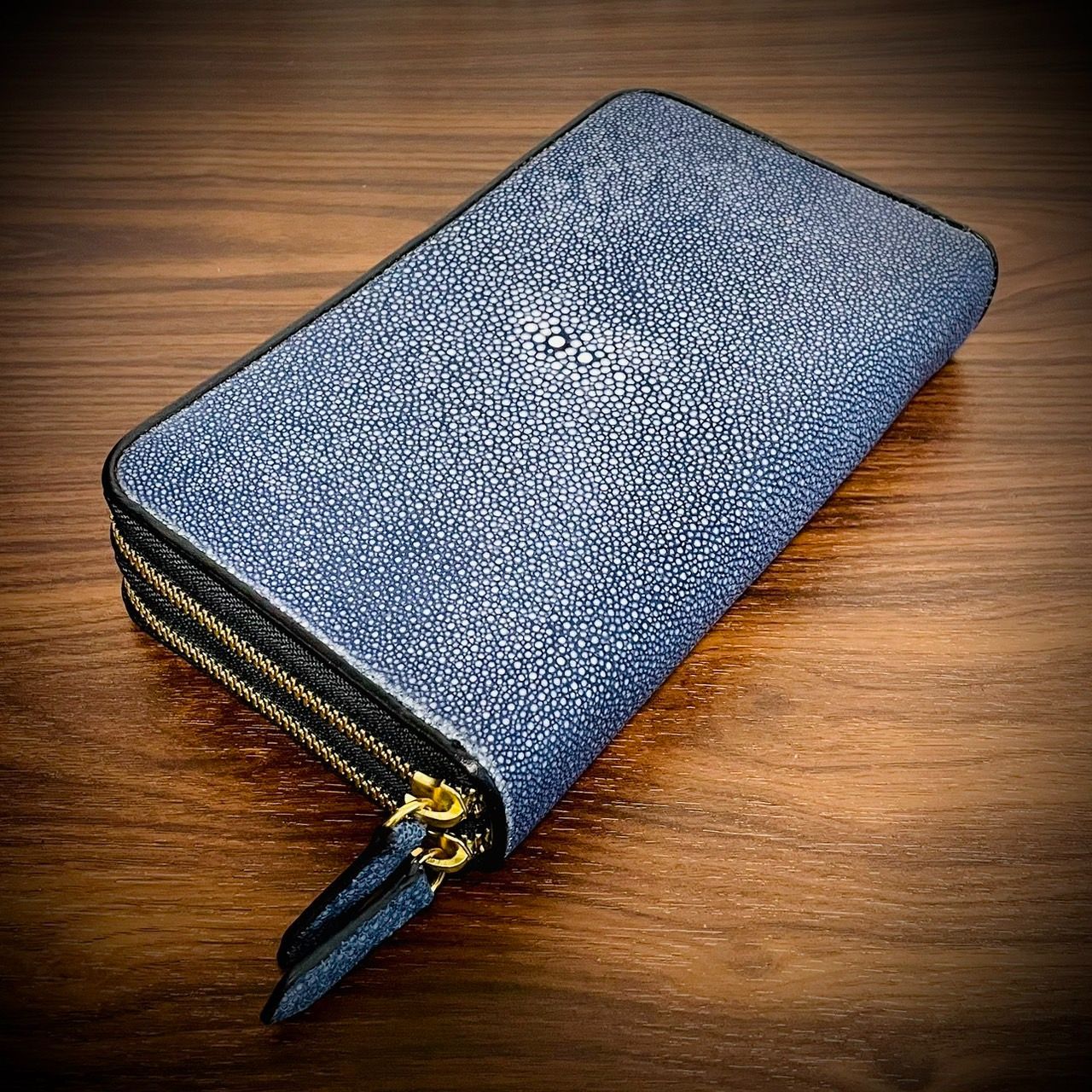 圧倒的な収納力 スティングレイ ダブルファスナー 長財布 ガルーシャ 