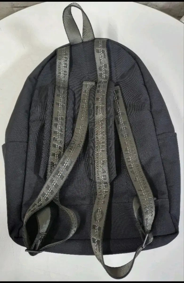 オフホワイト ブラック