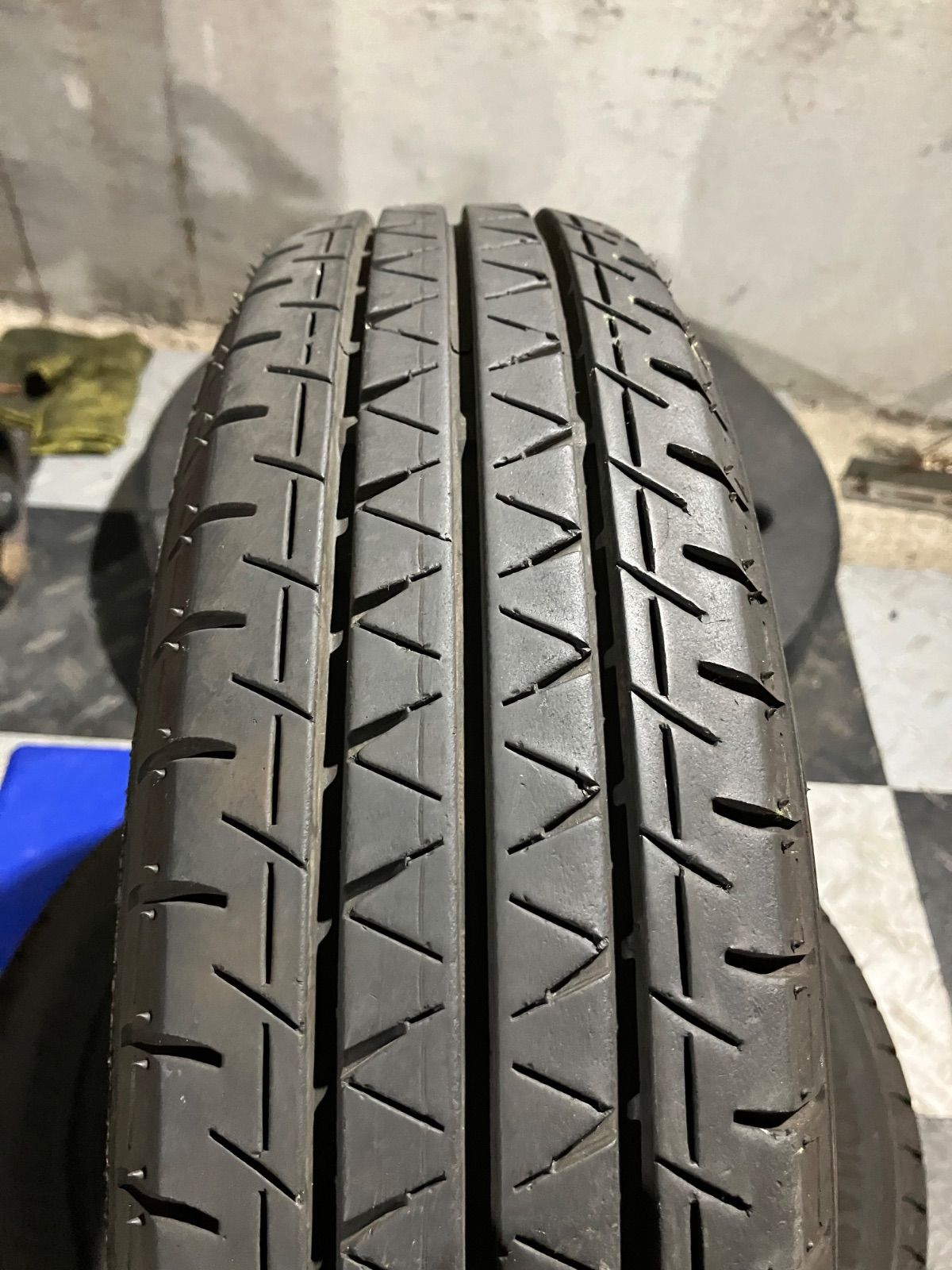 送料込み］ 145/80 R12 2024年製 Yokohama BluEarth Van RY55 ヨコハマ