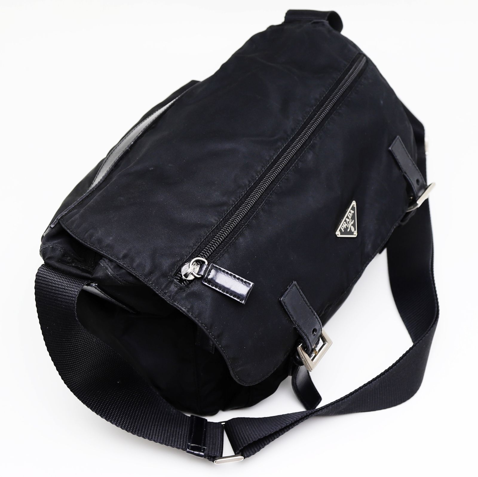 【PRADA】ショルダーバッグ 斜め掛け　メッセンジャーバッグ ナイロン レザー プラダ ナイロン レザー 斜め掛け ショルダー メッセンジャー バック