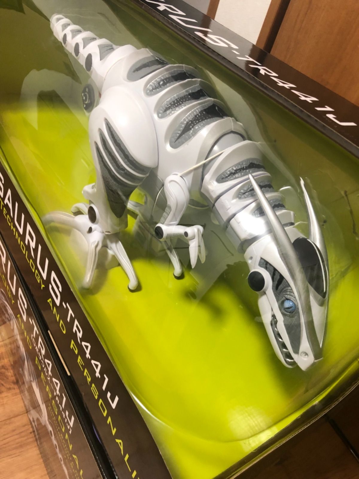 リモコン操縦 恐竜型ロボット ロボザウルスIR-TR441J - メルカリ