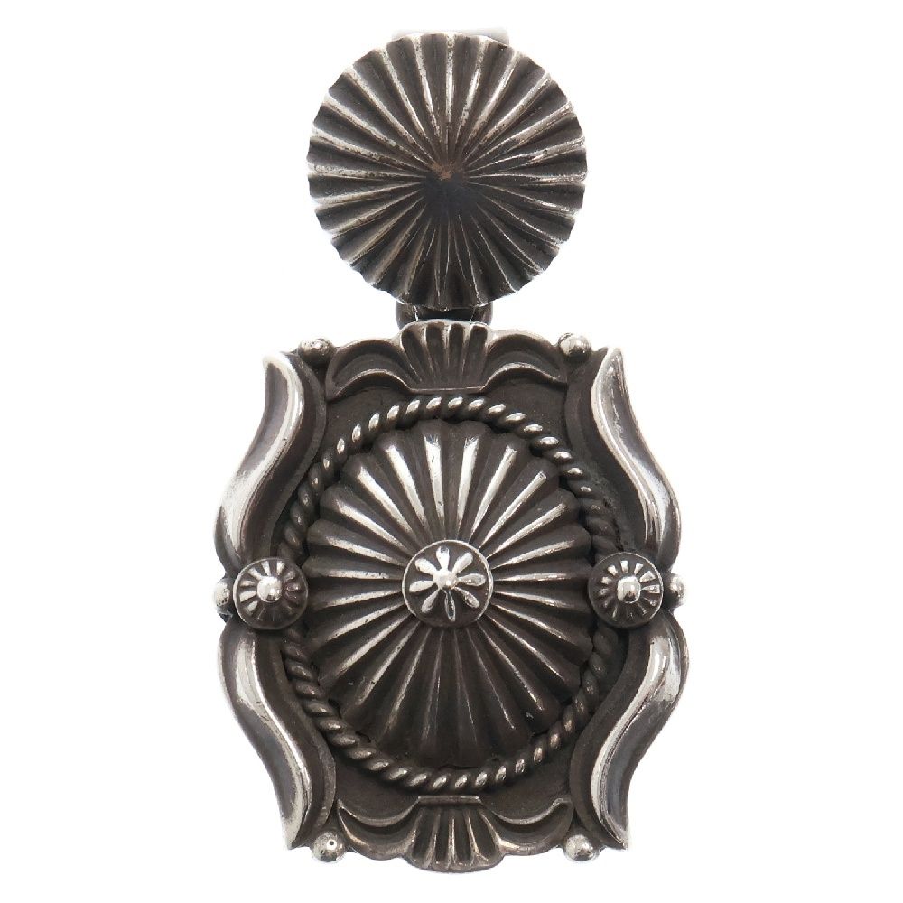 INDIAN JEWELRY (インディアンジュエリー) ナバホ族 Delbert Gordon デルバートゴードン スタンプワーク ネックレストップ